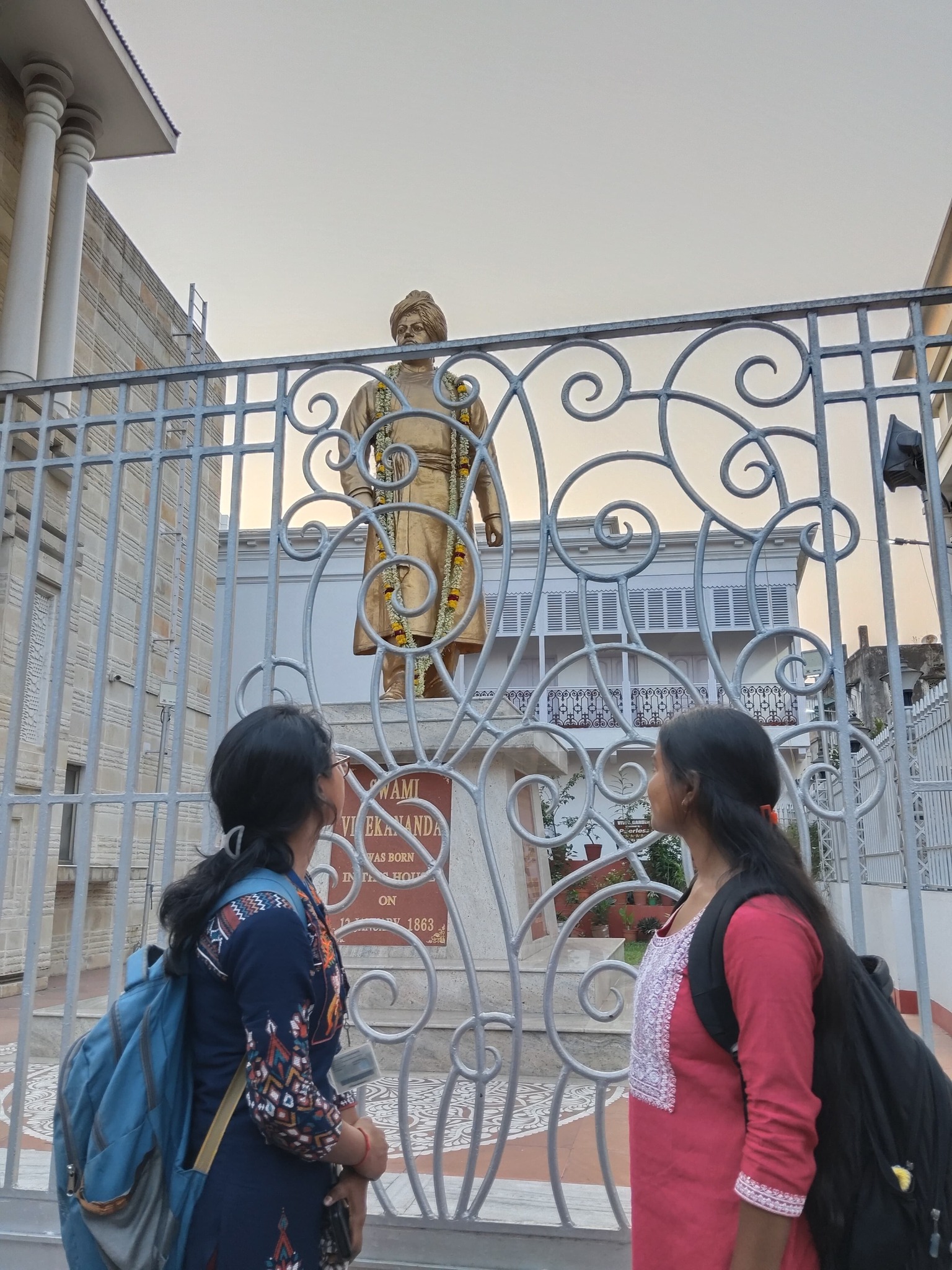 TEACHING AND PHYLOSOPHY OF SWAMI VIVEKANANDA