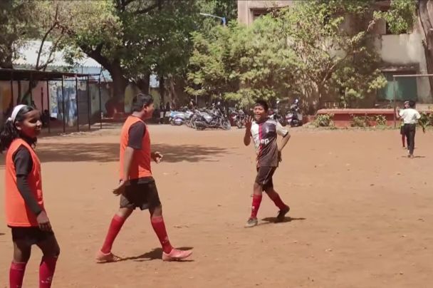 Urban amusement for boys in India