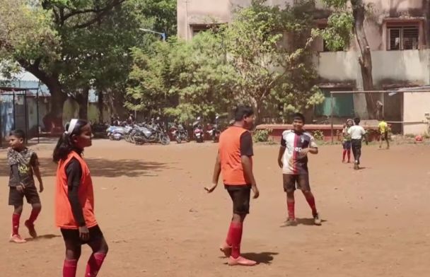 Urban amusement for boys in India