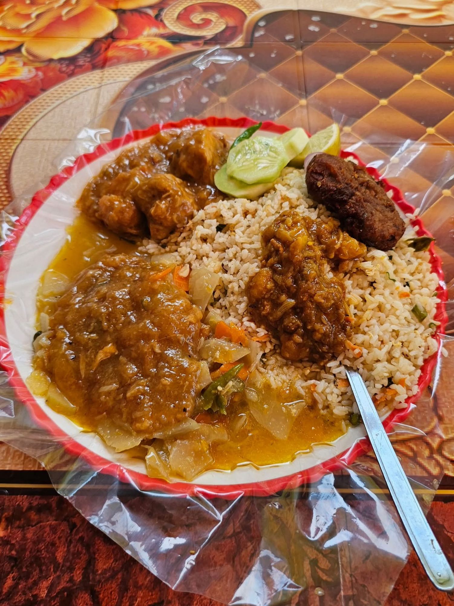 Street Food vs Restaurant Food