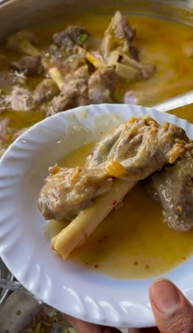 Street Food vs Restaurant Food