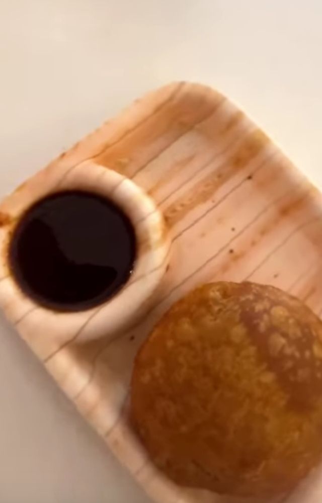 Street Food vs Restaurant Food