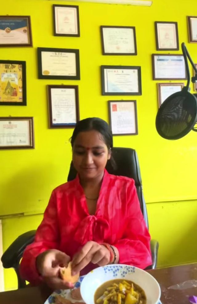 Street Food vs Restaurant Food