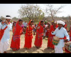 Tribal Fashion & Sustainable Textiles